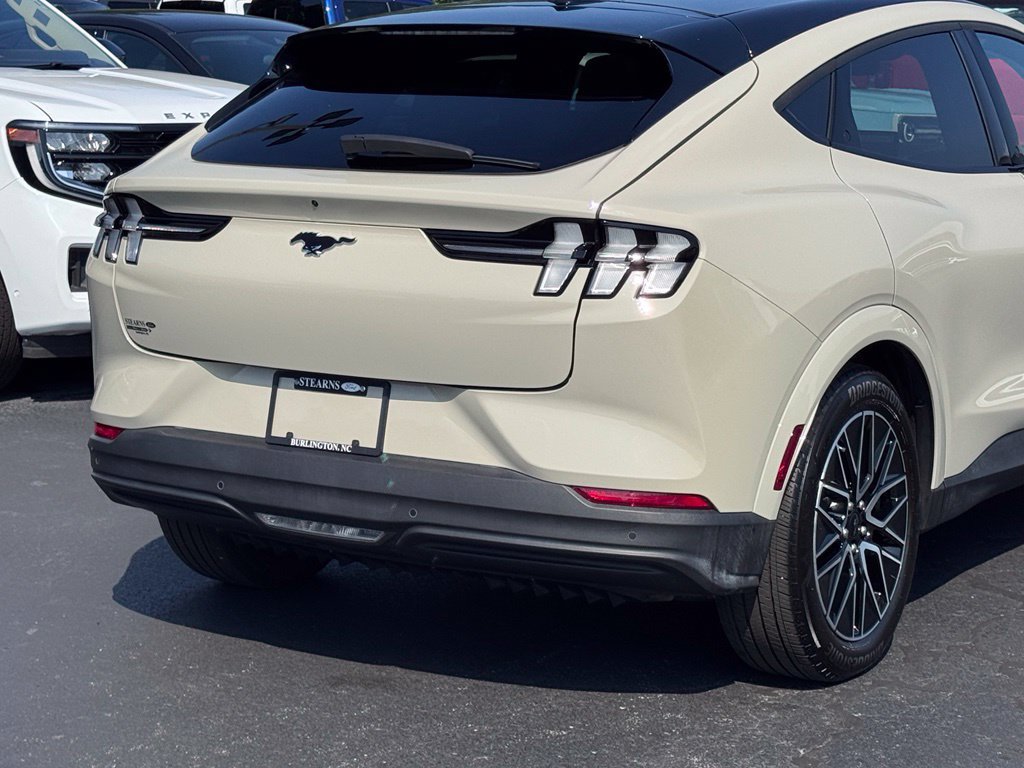 Used 2025 Ford Mustang Mach-E Premium AWD/4WD image 44