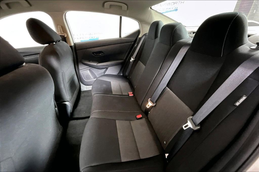 Used 2025 Nissan Sentra SV FWD image 21