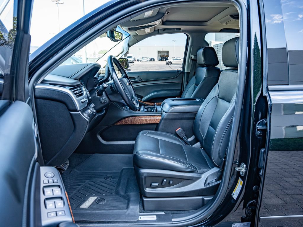 Used 2020 Chevrolet Tahoe Premier AWD/4WD image 32