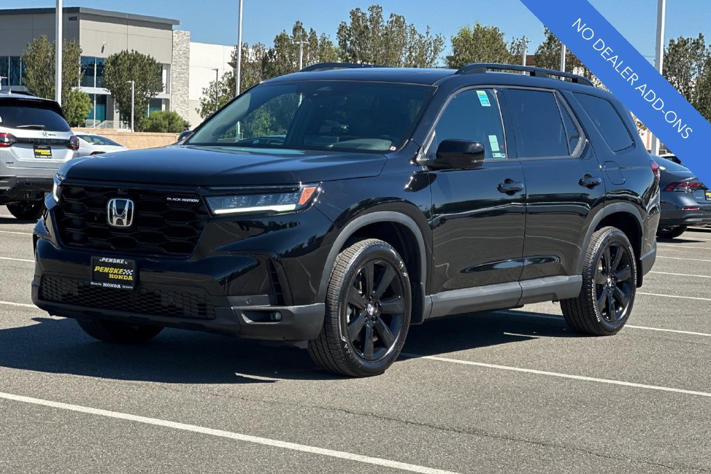 Certified 2025 Honda Pilot Black Edition image 8