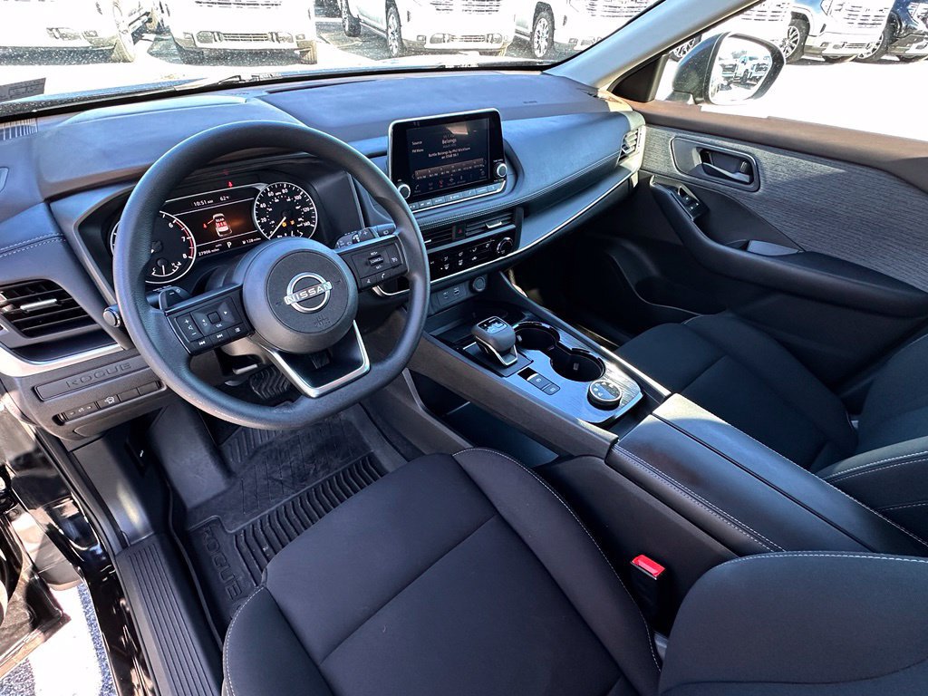 Used 2023 Nissan Rogue S AWD/4WD image 22