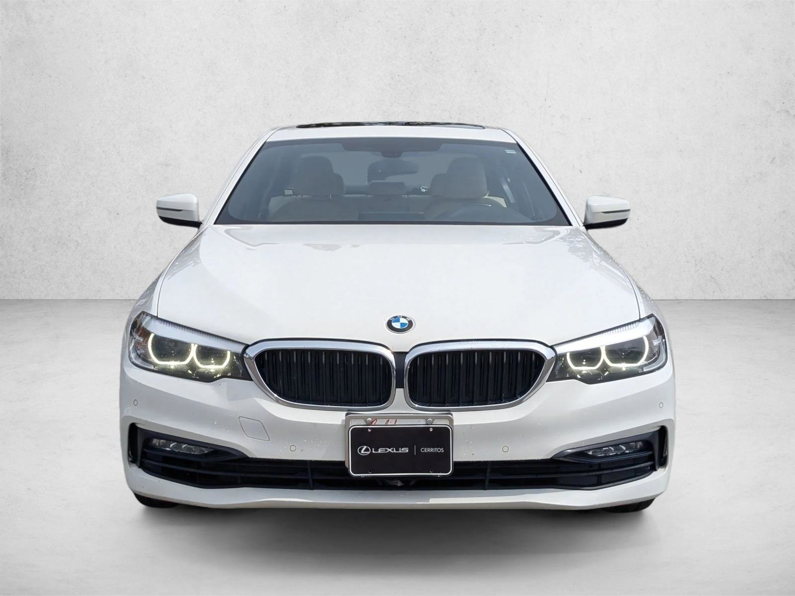 Used 2017 BMW 530i RWD image 2