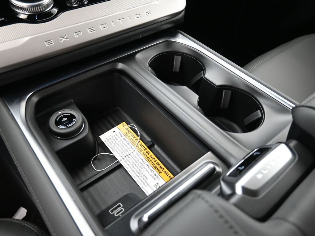 New 2026 Ford Expedition Active image 30