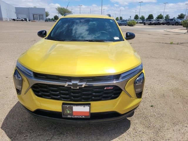 Used 2025 Chevrolet Trax RS w/ Driver Confidence Package FWD image 3