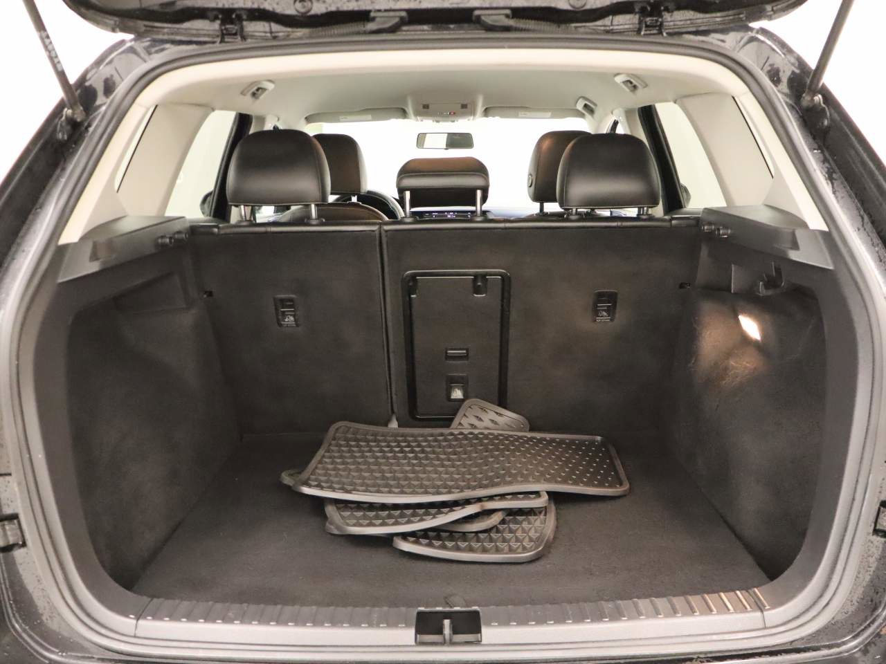 Used 2022 Volkswagen Taos SE image 18