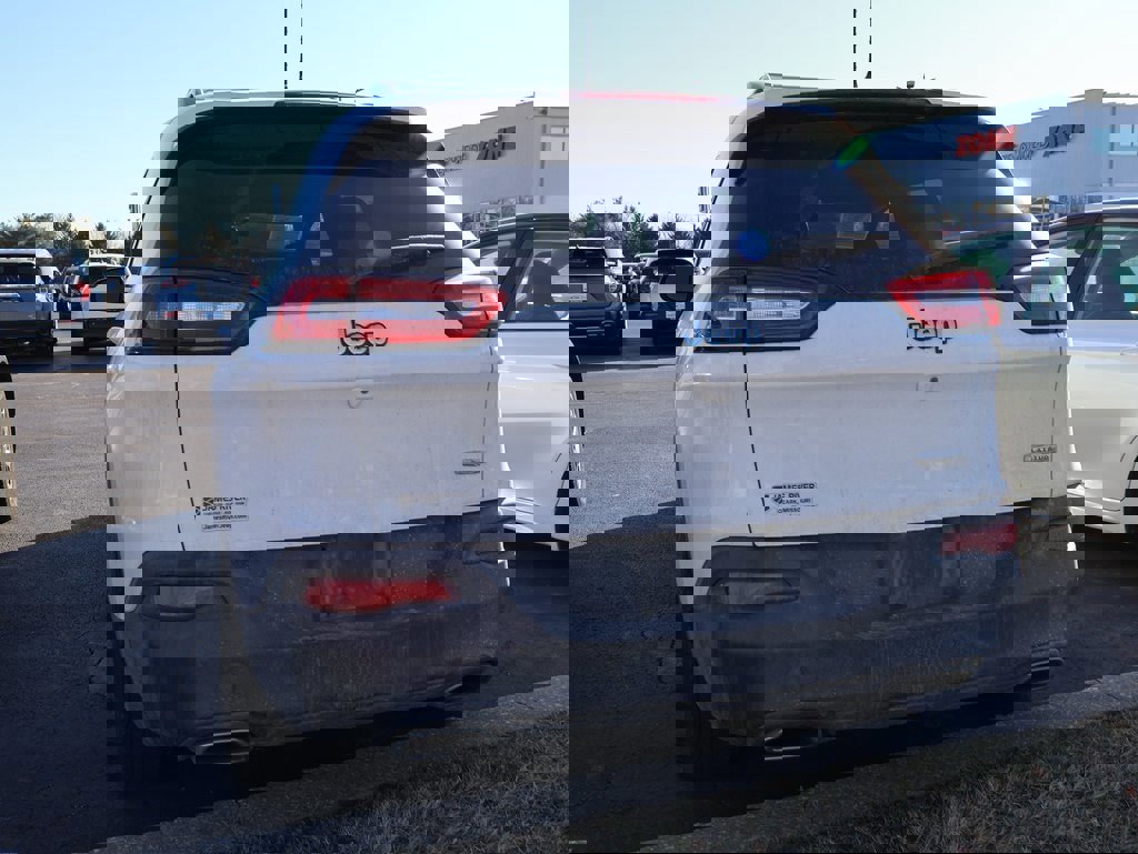 Used 2016 Jeep Cherokee Latitude w/ Comfort/Convenience Group image 14