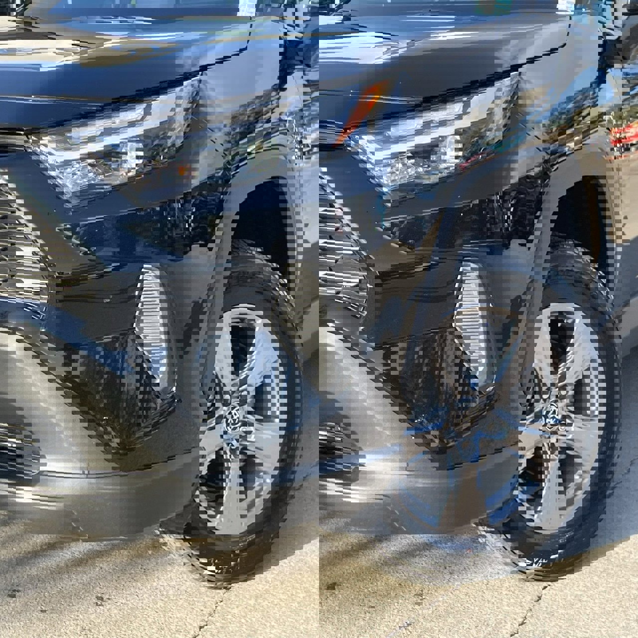 Used 2023 Toyota RAV4 XLE image 8