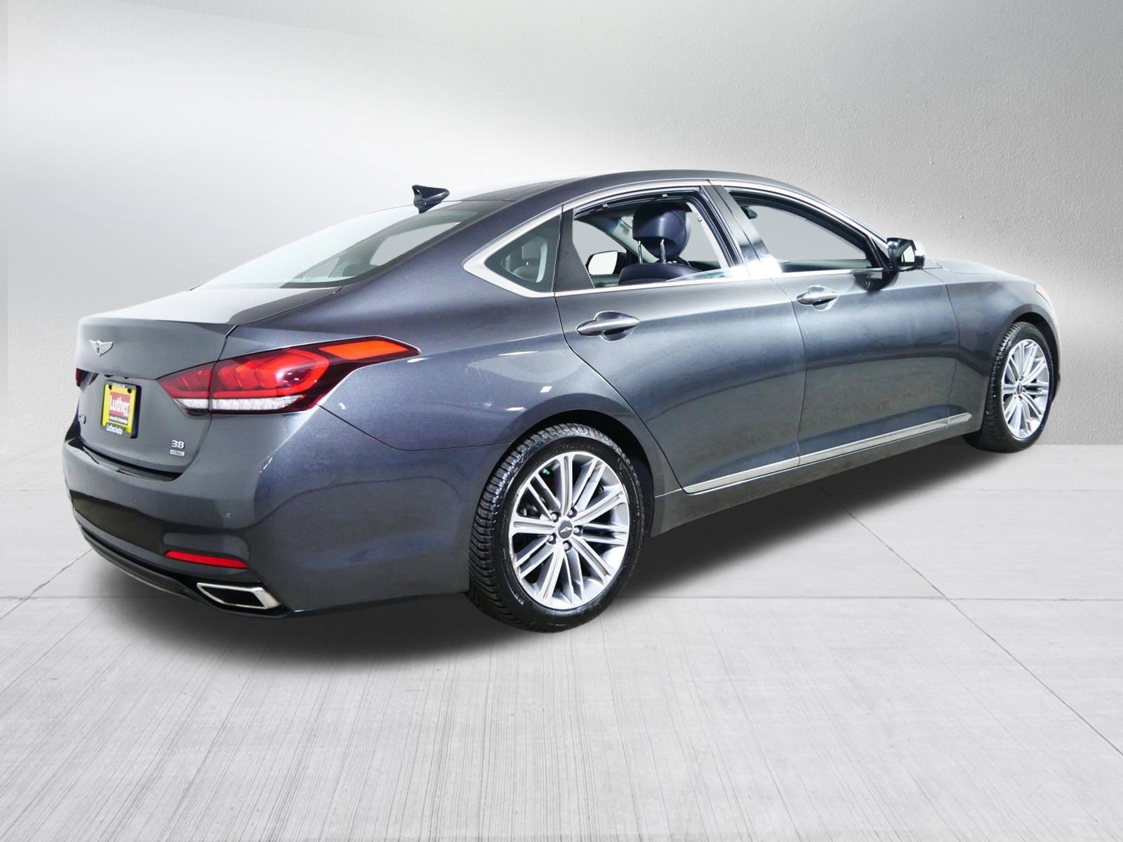 Used 2018 Genesis G80 3.8 w/ Option Group 03 image 7