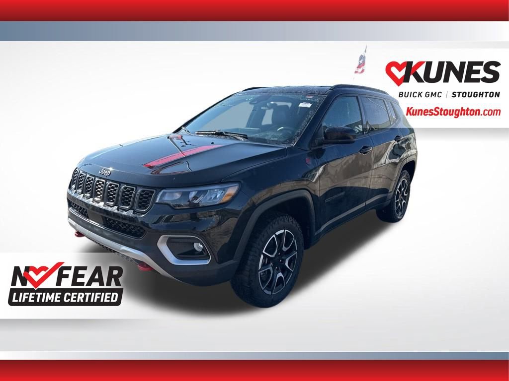 Used 2024 Jeep Compass Trailhawk image 6