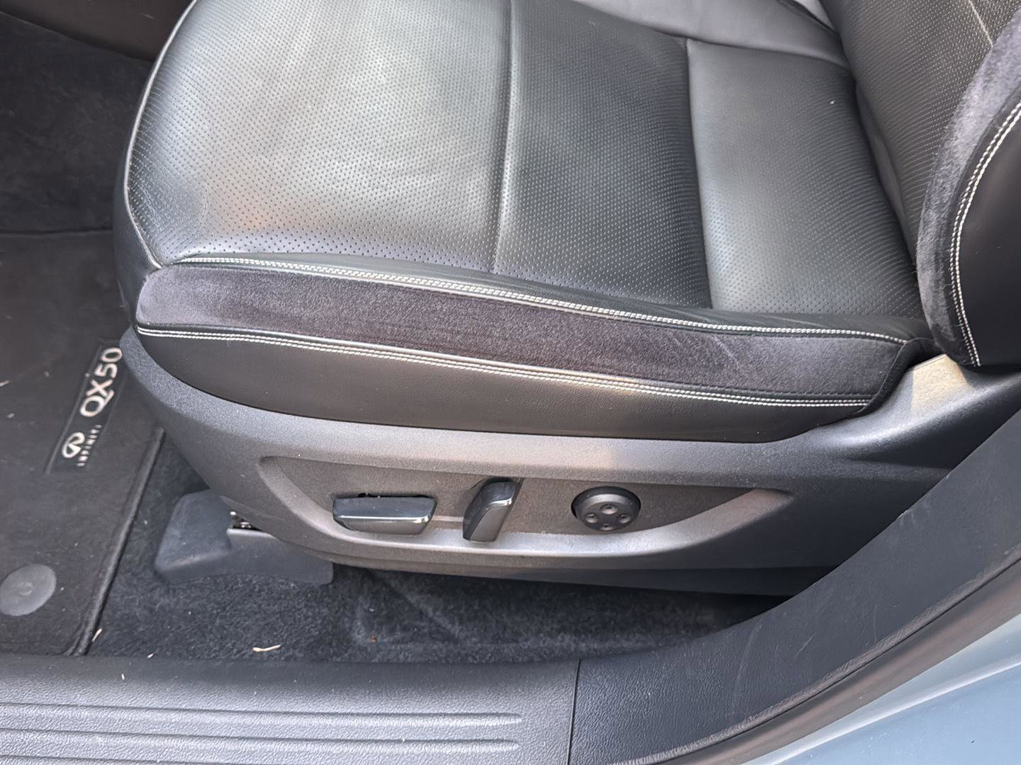 Used 2023 INFINITI QX50 Sport image 28