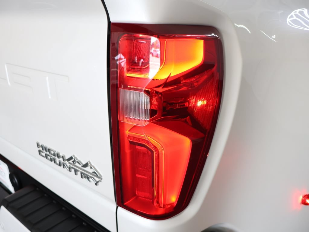Used 2024 Chevrolet Silverado 3500 High Country w/ High Country Premium Package AWD/4WD image 28