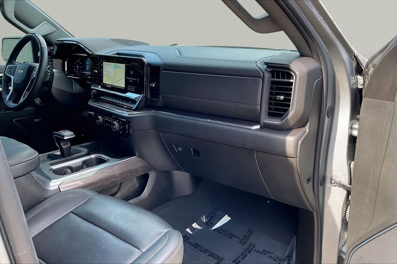 Used 2024 Chevrolet Silverado 1500 LTZ AWD/4WD image 16