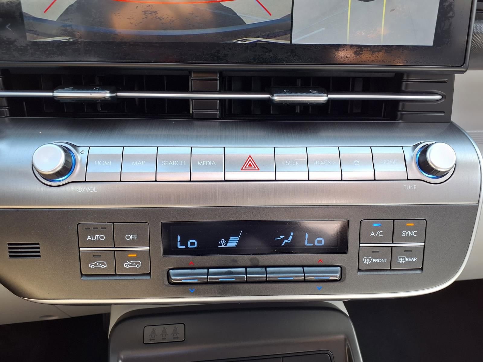 Used 2024 Hyundai Kona Limited image 21