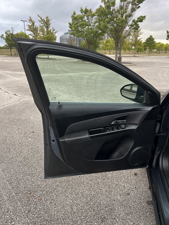 Used 2013 Chevrolet Cruze LT image 14