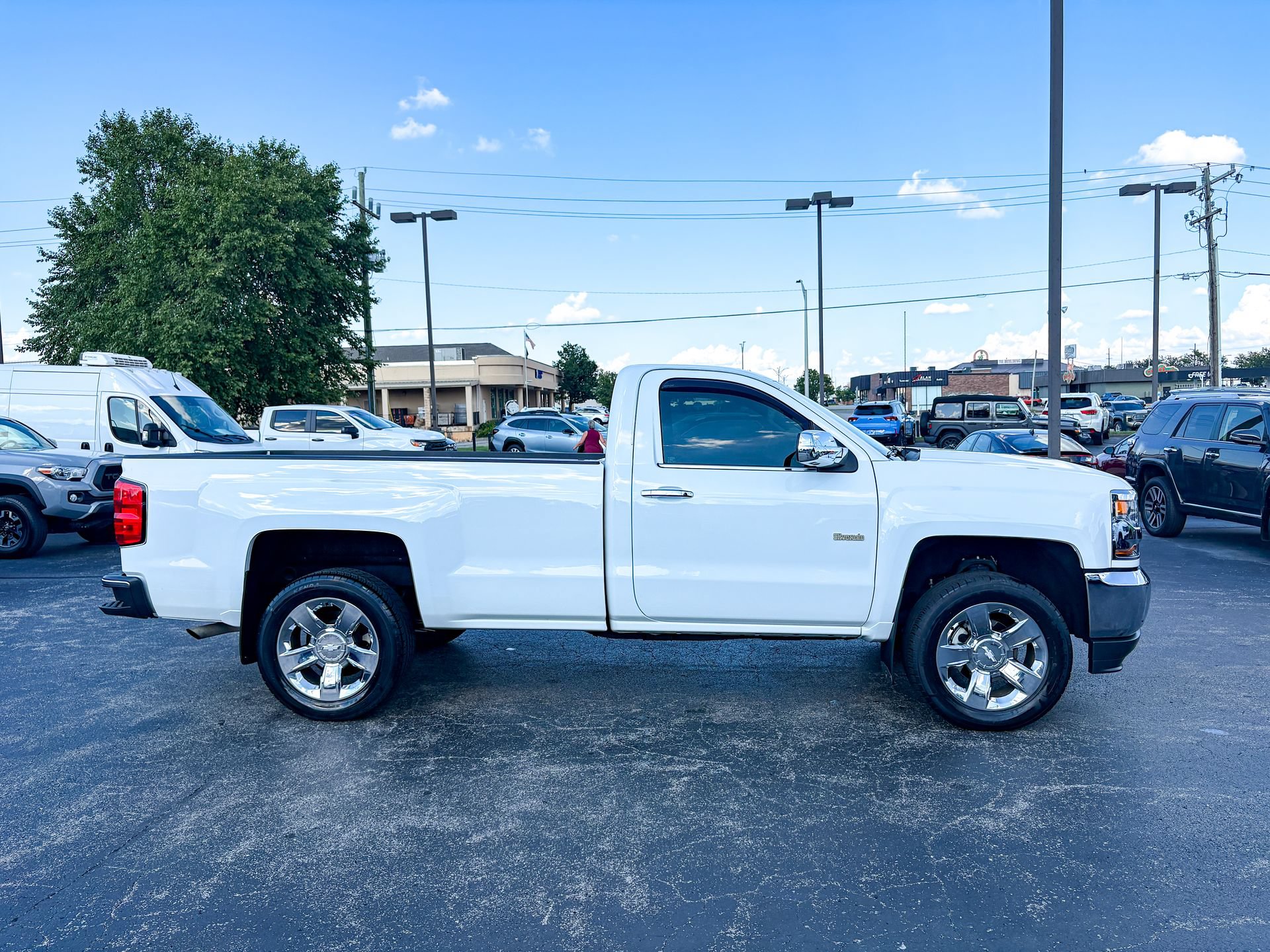 Used 2018 Chevrolet Silverado 1500 LT w/ LT Convenience Package AWD/4WD image 14