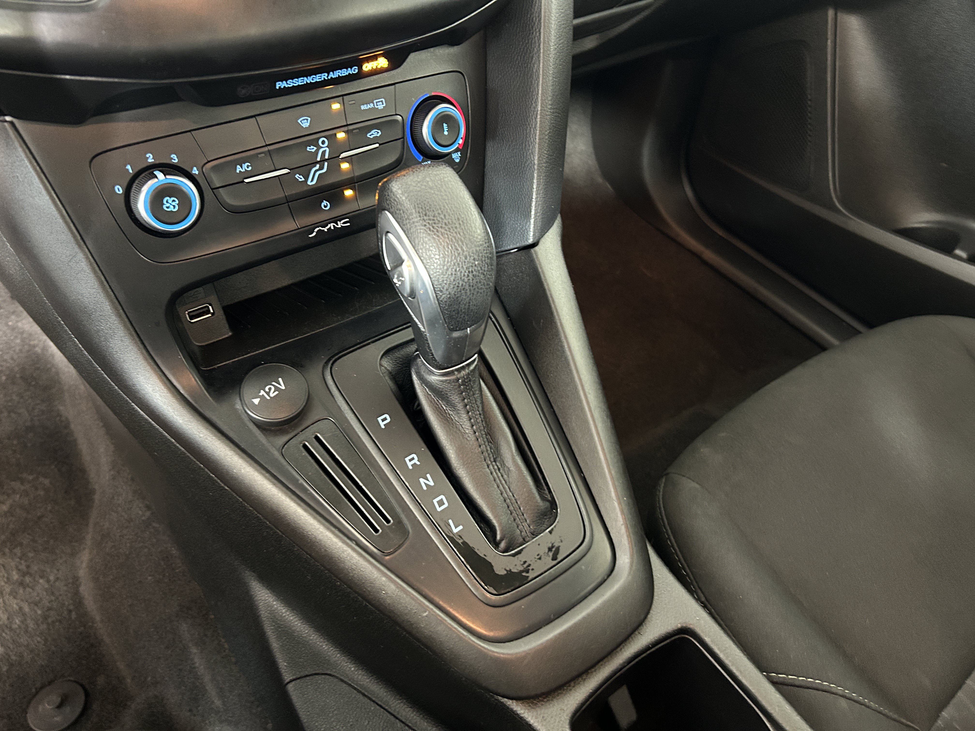 Used 2018 Ford Focus SE FWD image 15