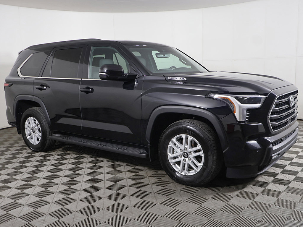 Used 2025 Toyota Sequoia SR5 AWD/4WD image 15