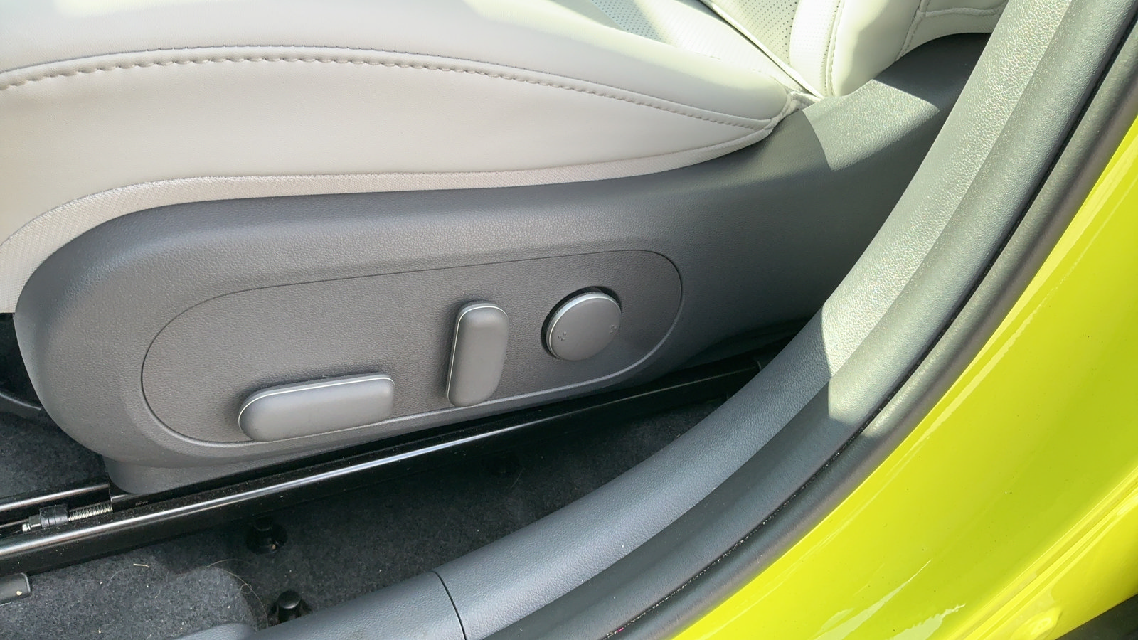 Used 2024 Hyundai Kona Limited FWD image 32