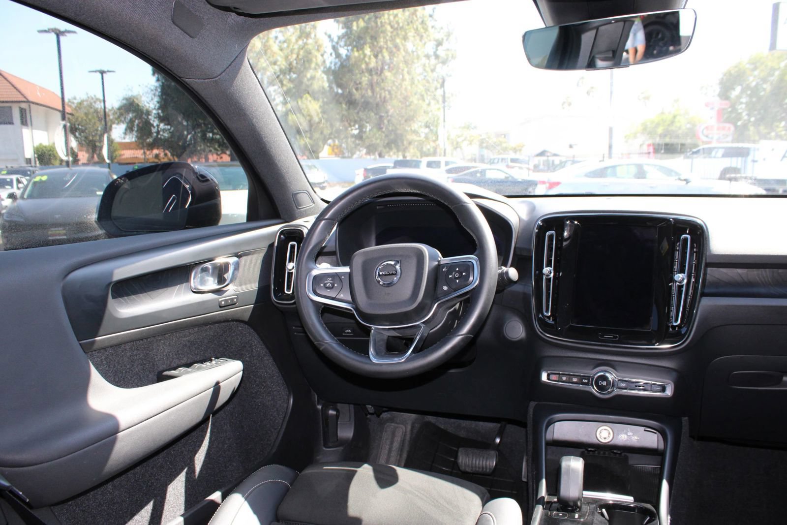 Used 2023 Volvo C40 P8 Recharge Plus w/ Protection Package Premier AWD/4WD image 16