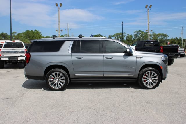 Used 2021 GMC Yukon XL Denali w/ Denali Premium Package AWD/4WD image 12