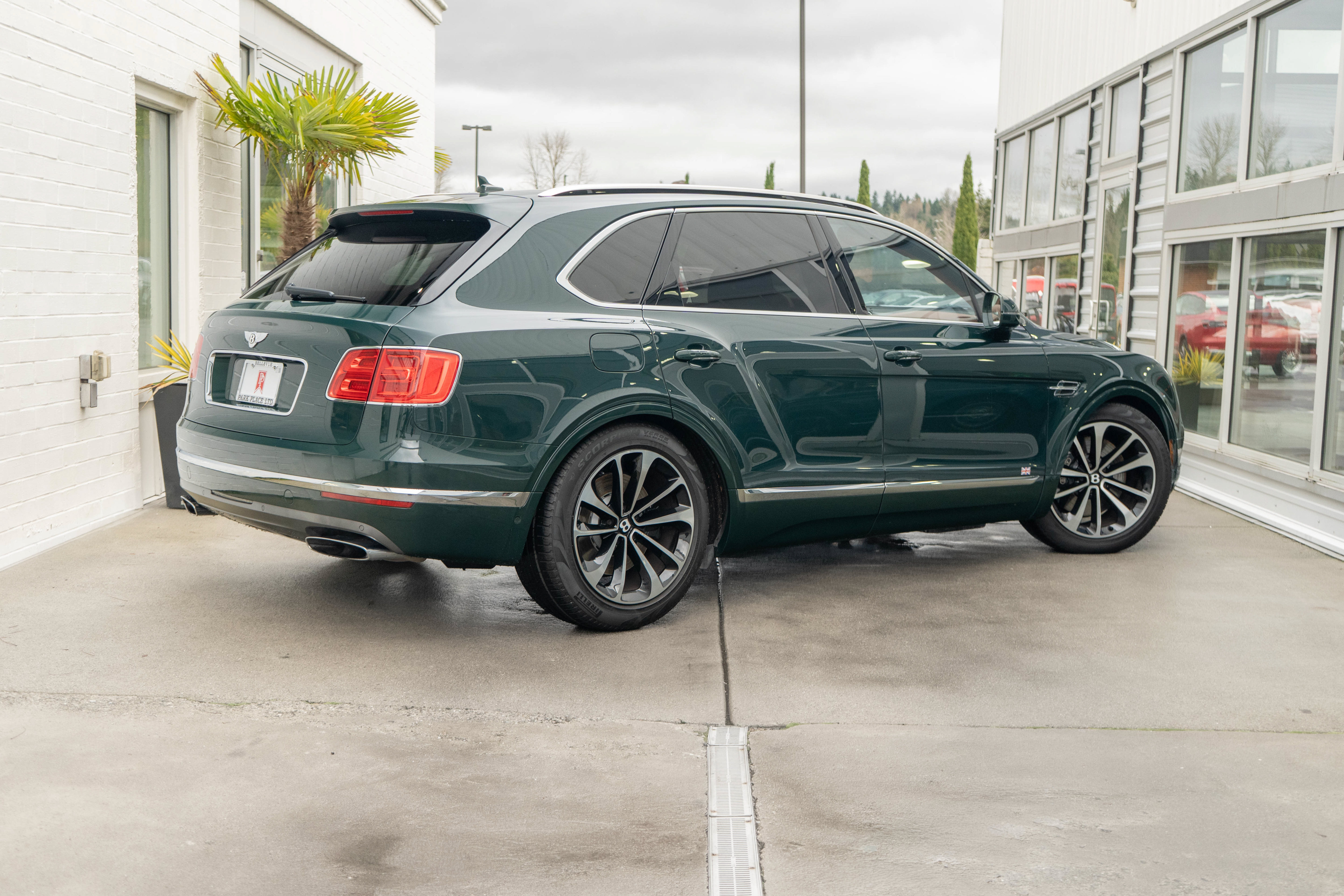 Used 2017 Bentley Bentayga AWD/4WD image 7