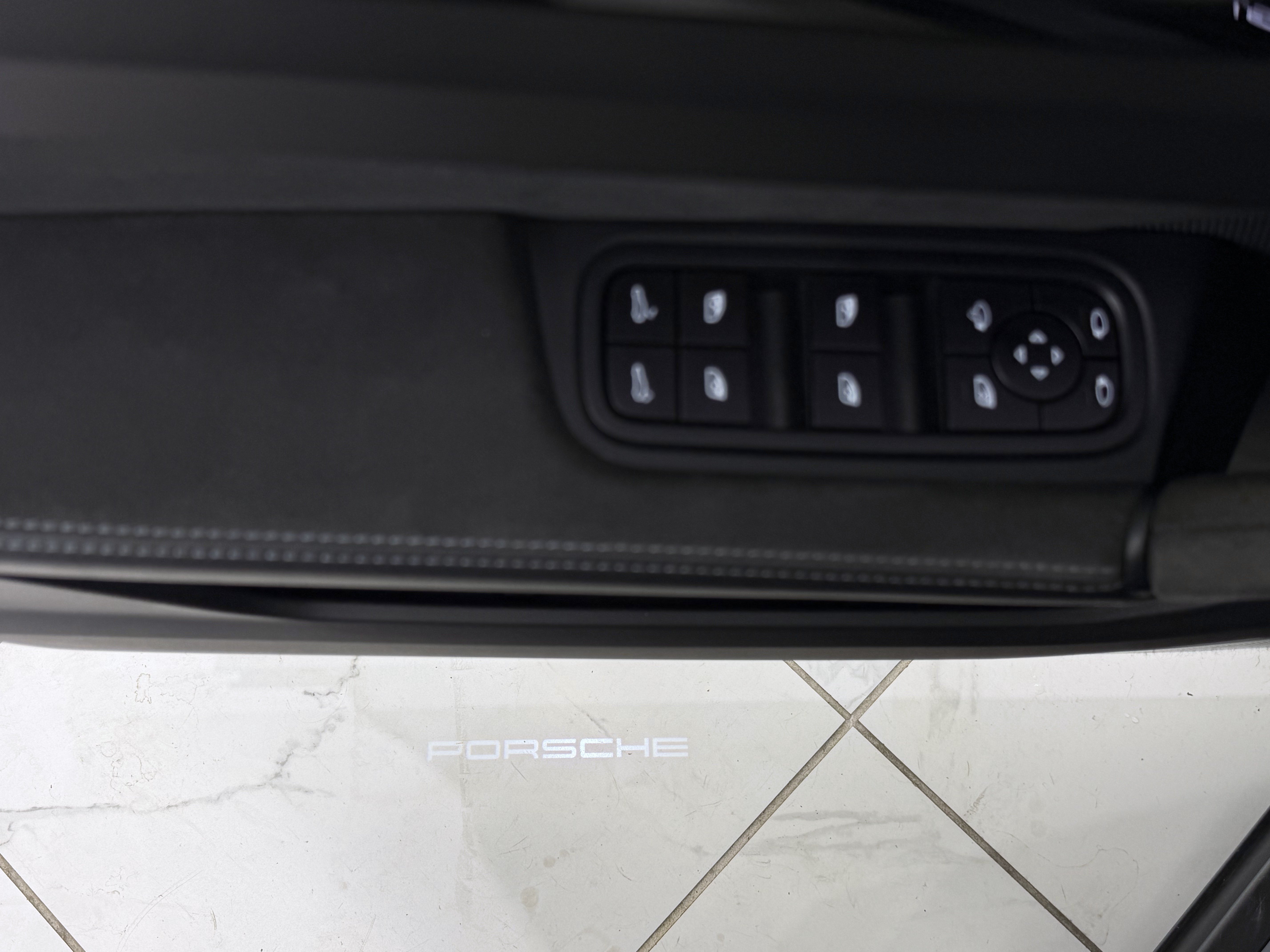 Certified 2022 Porsche Cayenne Turbo GT AWD/4WD image 33