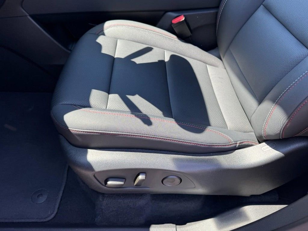 Used 2024 Chevrolet Traverse Z71 AWD/4WD image 16