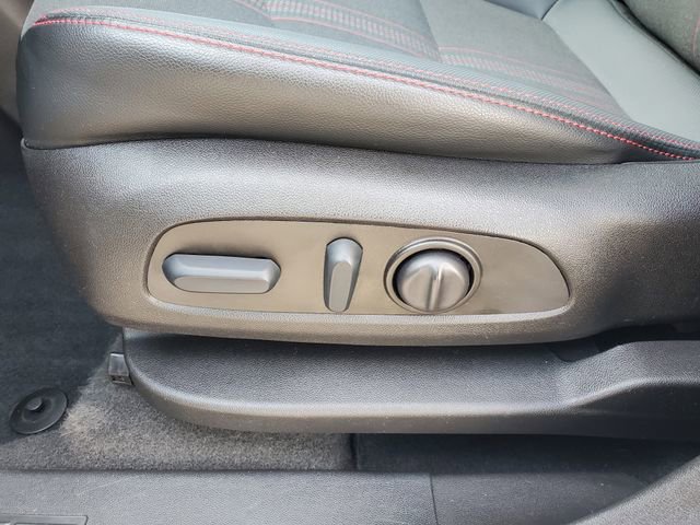 Certified 2023 Chevrolet Equinox RS w/ LPO, Floor Liner Package image 22