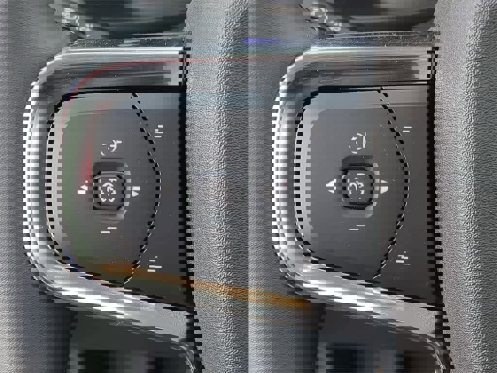 New 2026 Volvo XC40 B5 Plus w/ Protection Package Premier image 22