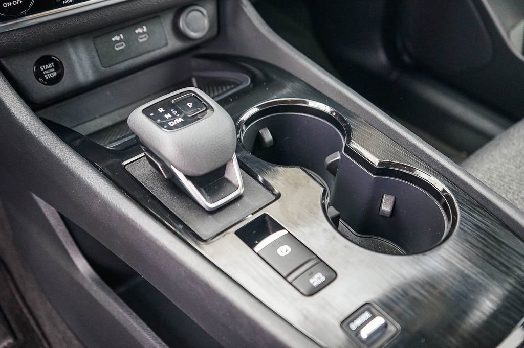 Used 2024 Nissan Rogue SV image 18