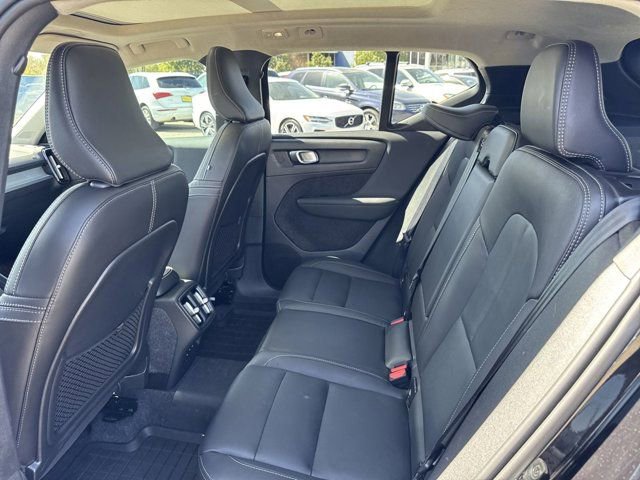 New 2025 Volvo XC40 B5 Core w/ Protection Package Premier AWD/4WD image 19