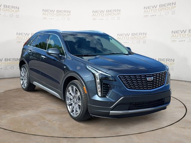 Used 2020 Cadillac XT4 Premium Luxury w/ Cold Weather Package image 7