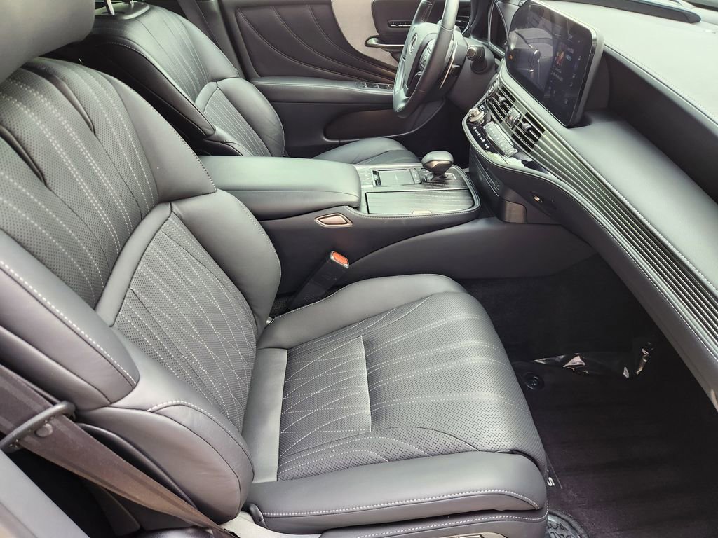 Used 2022 Lexus LS 500 AWD w/ Executive Package image 14