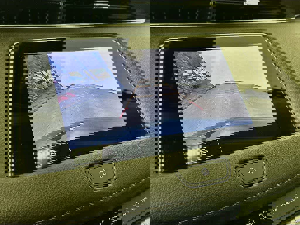 Used 2022 Cadillac XT4 Luxury w/ Cold Weather Package AWD/4WD image 27