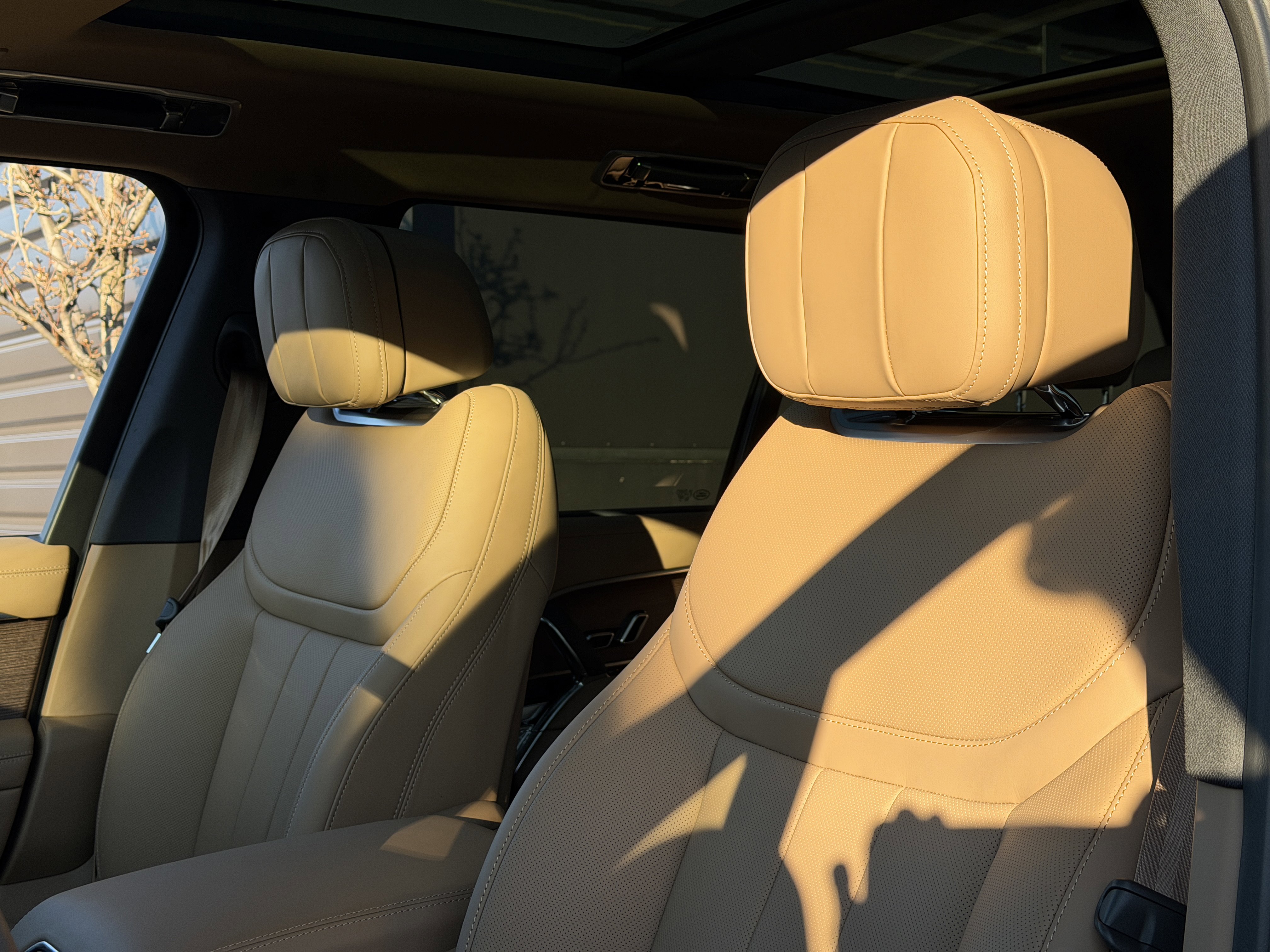 New 2026 Land Rover Range Rover Long Wheelbase SE AWD/4WD image 21