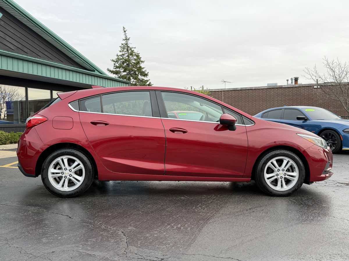 Used 2017 Chevrolet Cruze LT image 7