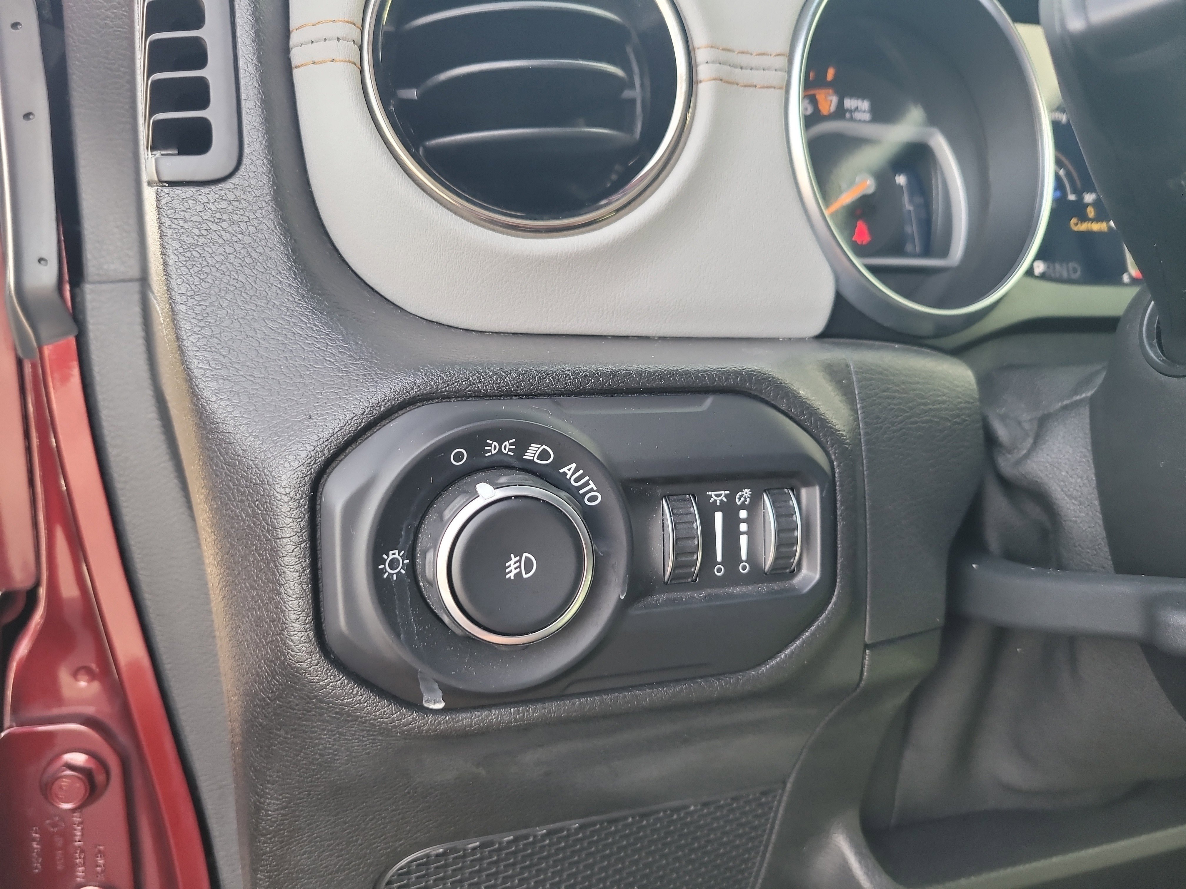 Used 2021 Jeep Wrangler Unlimited Sahara image 31