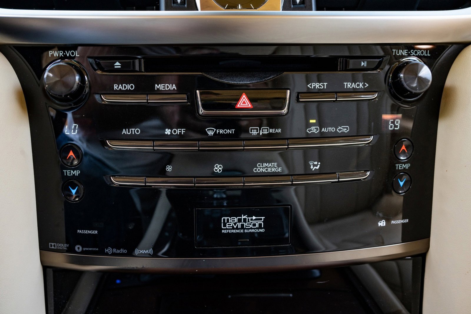 Used 2017 Lexus LX 570 4WD w/ Luxury Package image 60