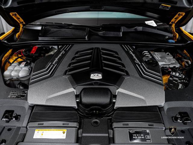 Used 2024 Lamborghini Urus Performante AWD/4WD image 6