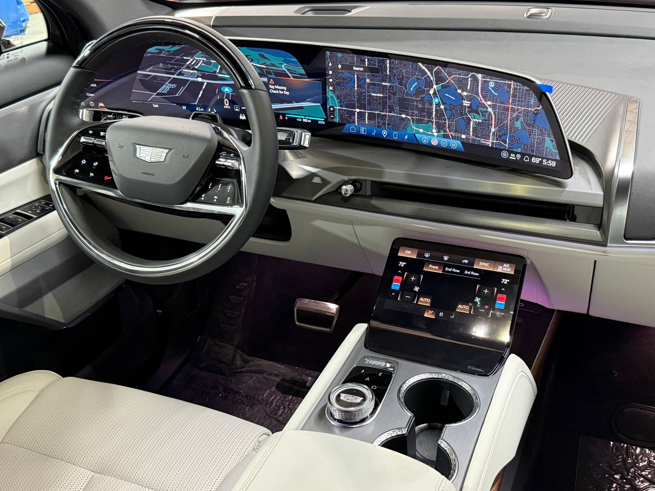 New 2026 Cadillac Vistiq Sport image 4