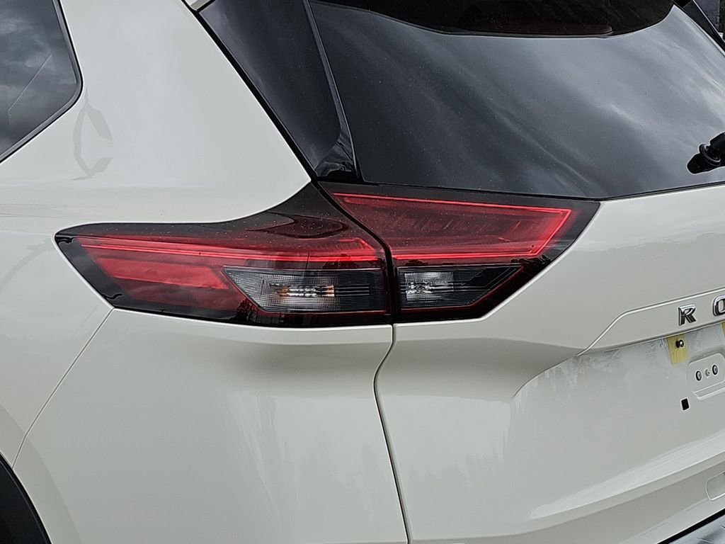 Used 2023 Nissan Rogue Platinum w/ Platinum Premium Package image 38