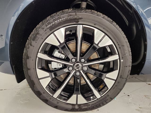 New 2026 Volvo XC60 B5 Plus w/ Protection Package Premier AWD/4WD image 8