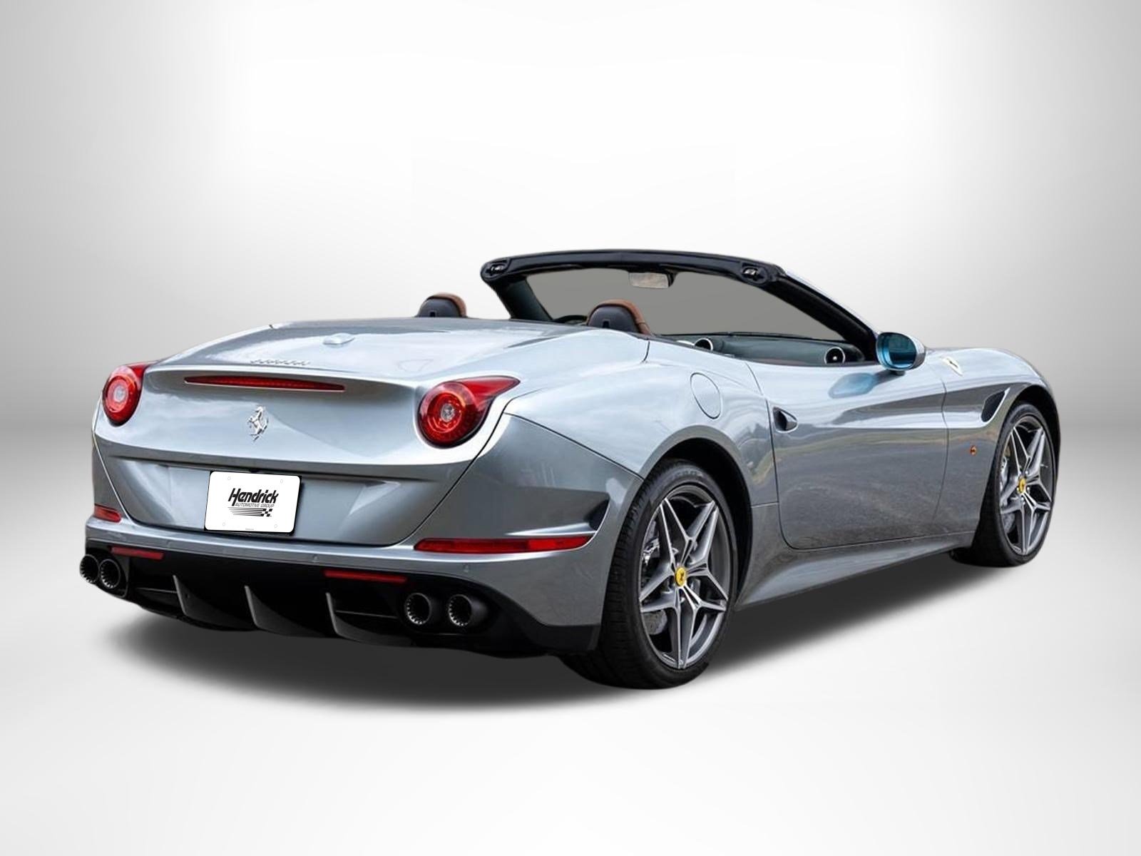 Used 2017 Ferrari California T RWD image 9