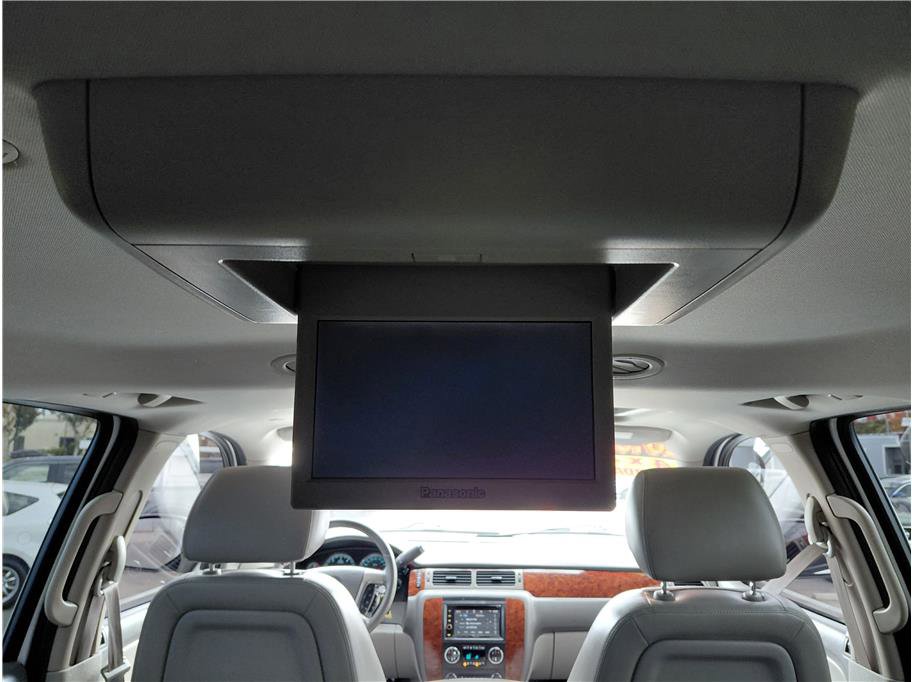 Used 2010 Chevrolet Suburban LTZ image 14