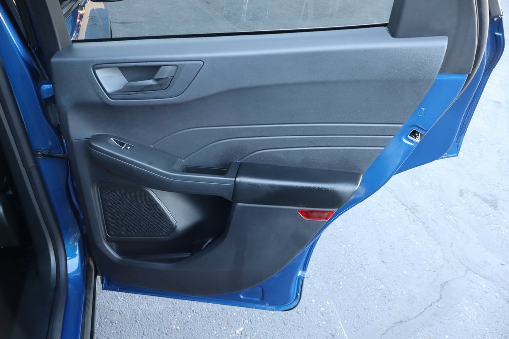 Used 2022 Ford Escape SE w/ SE Sport Appearance Package image 28