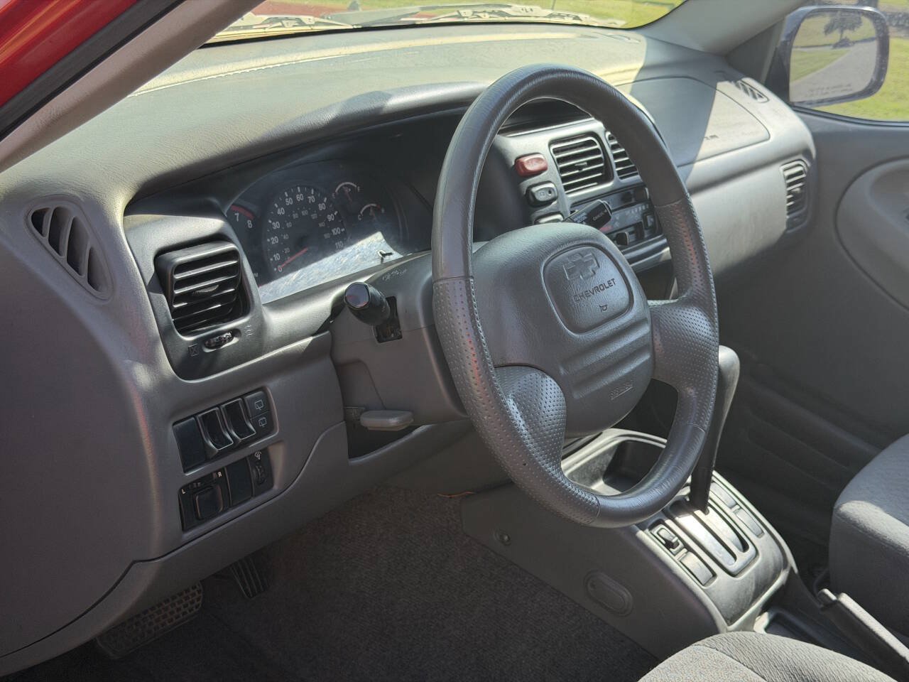 Used 2003 Chevrolet Tracker 2WD w/ Preferred Equipment Group image 22