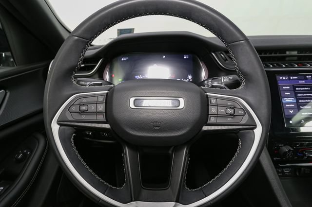 Used 2023 Jeep Grand Cherokee Altitude AWD/4WD image 31