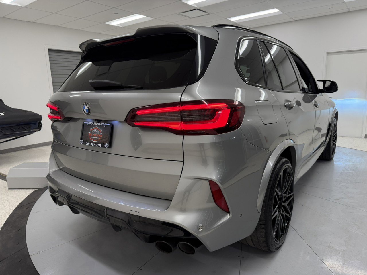 Used 2020 BMW X5 M Competition w/ Executive Package image 78