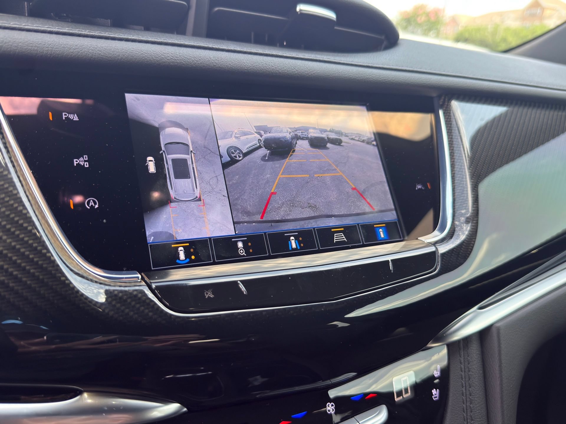 Used 2025 Cadillac XT6 Sport w/ Technology Package AWD/4WD image 23