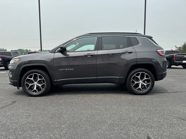 Used 2024 Jeep Compass Limited AWD/4WD image 16